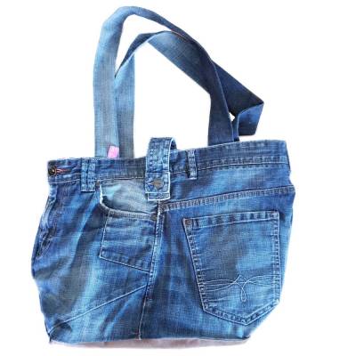 Jeanstasche Upcycling mit Innentaschen, Verschluss & langen Trägern – Handgemacht Unikat