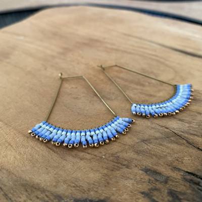 Ohrhänger Almost Summer Nô 5 – federleicht, handgefertigt, blau-goldene Eleganz