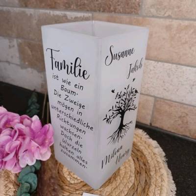 personalisierte Lampe aus Glas mit Familienspruch
