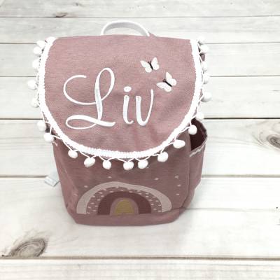 Rucksack mit Namen, mit Schmetterling, Umhängetasche, Rucksack mit Regenbogen, altrosa dunkel, weiß bestickt,  Kindergar