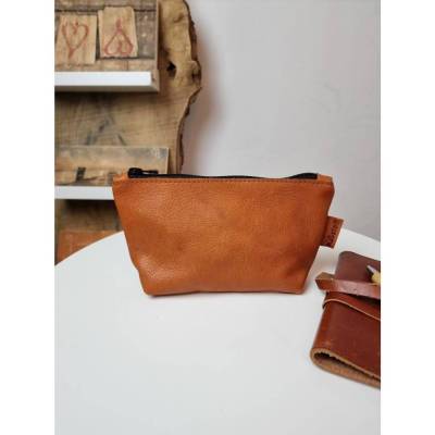  Kosmetiktasche aus Leder, Ledertäschchen, Krimskramstasche in cognac