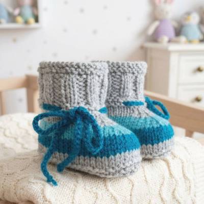 handgestrickt Babyschuhe grau mit aqua und petrol, Baby Booties 3-6 Monate, Geschenk zur Geburt, Baby Schühchen Junge