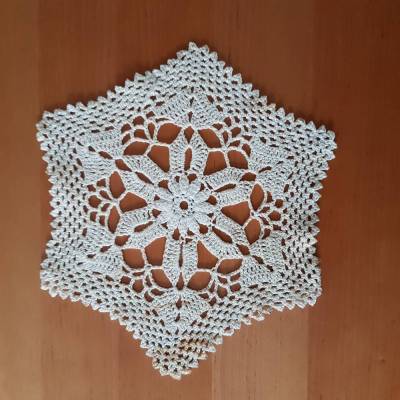 Vintage wollweiß rundes Deckchen gehäkelt, 30 cm, Handmade, ca. 1960