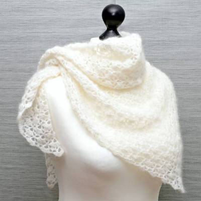 Gehäkeltes Tuch Winterbraut . Wollweiße Stola . Schultertuch aus Mohair Häkelspitze