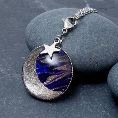 Lange Edelstahlkette Mondlicht . Gliederkette mit Wechselanhänger . Blaues Glasmedaillon mit Anhänger . Mond und Sterne . Geschenkverpackung