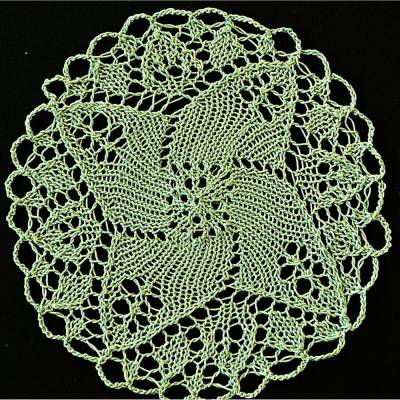Vintage rundes gestricktes Deckchen grün 19 cm Durchmesser handgestrickt Baumwolle