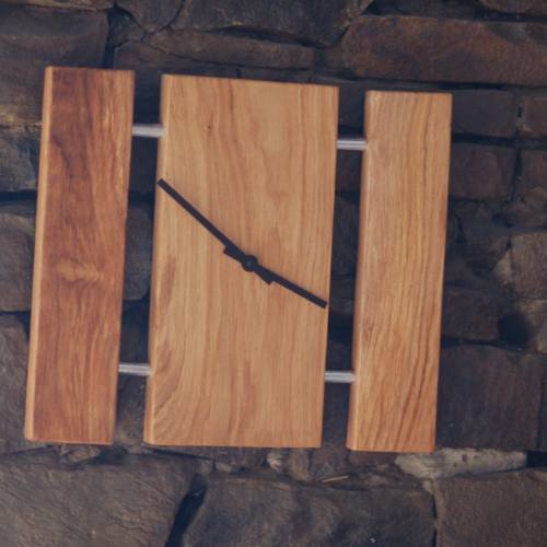 Rustikale Wanduhr aus dickem Eichenbrett, tolle Struktur