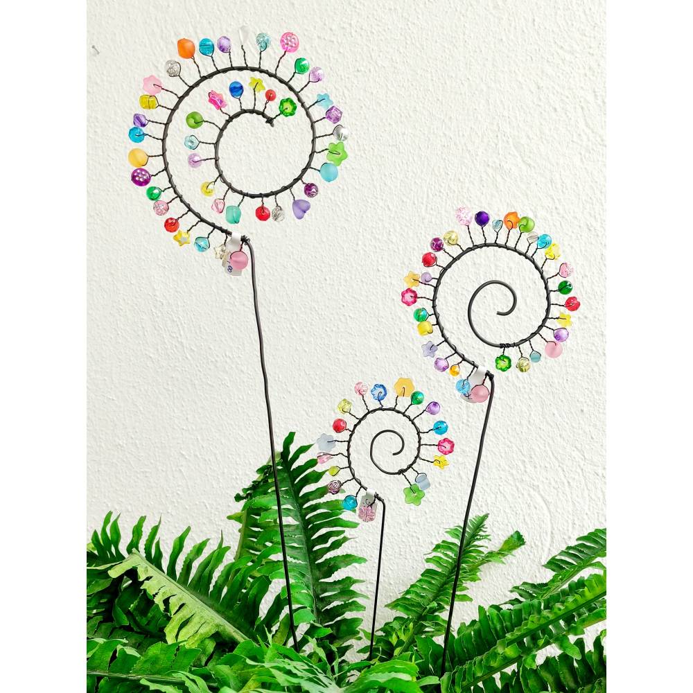 Spiral Blumenstecker Pflanzenstecker mit verschiedenen transparenten Perlen