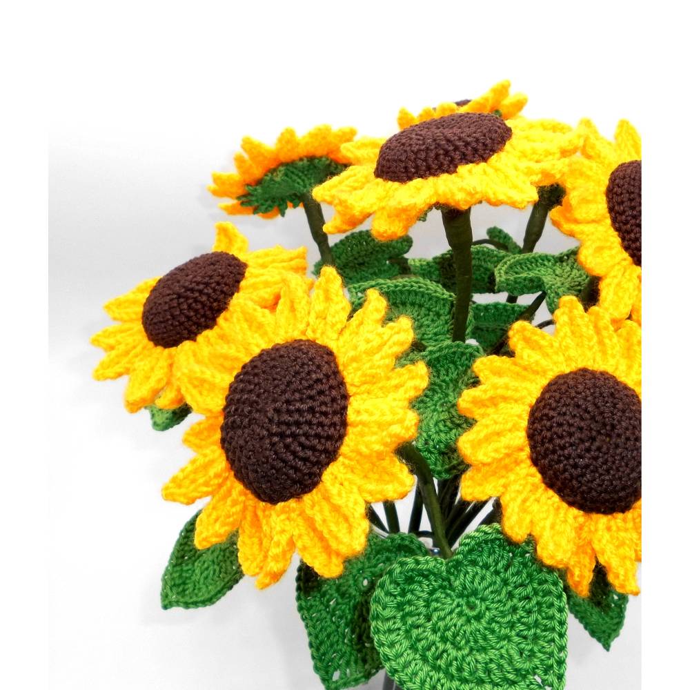 Häkelanleitung Sonnenblumen - ganzer Blumenstrauß oder große Einzelblumen einfach aus Wollresten häkeln Bild 2