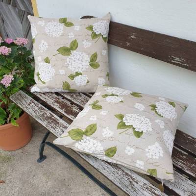 Kissenhülle / Dekokissen – Sommerlicher Kissenbezug mit großen Blüten, 40x40 cm, Handmade, mit Reißverschluss