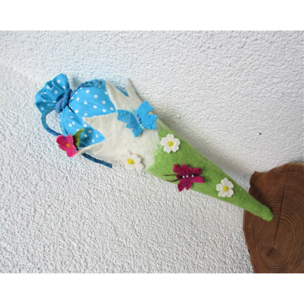 Schultüte gefilzt Filzschultüte mit Filzblumen und Schmetterlingen türkis Bild 2