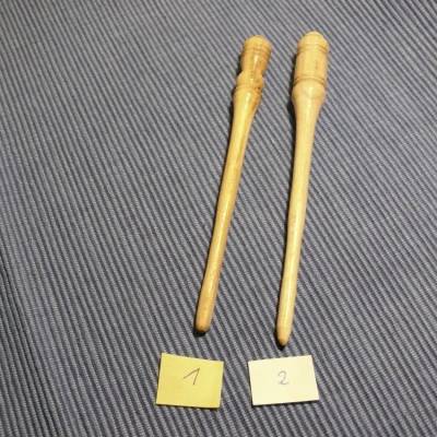 Sehr schöne Haarnadeln aus Walnussbaum, die Nadeln sind von Hand gedrechselt..