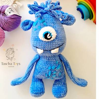 Grosses süßes Monster Kuscheltier 29cm gehäkelt