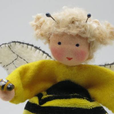 Kleine Biene - Jahreszeitentisch - Waldorf Art- Art.Nr.SO40