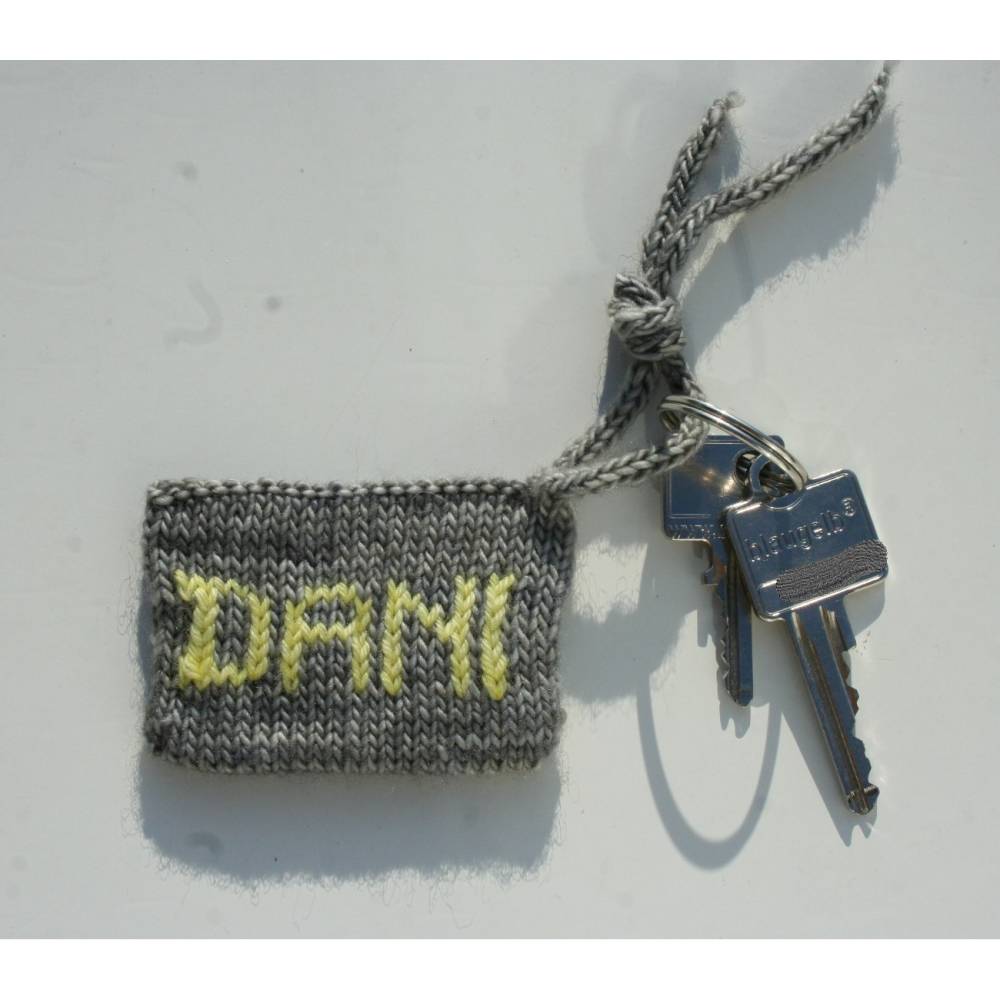 Anleitung: Liam - Anhänger stricken Schlüsselanhänger Taschenbaumler Bild 4
