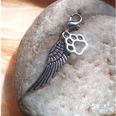 Charm Hundepfote Tatze trifft Engelsflügel - Schmuckanhänger, Wechselbanhänger für Bettelarmband