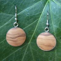 Cabochon Ohrring 20 mm "Olive" mit abgerundeter Echtholz Einlage aus matt poliertem Olivenholz