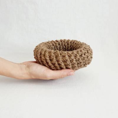 Handgehäkelter Jutekorb – Utensilo für kleine Dinge
