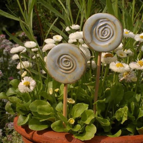 Gartenkeramik - Beetstecker Spirale in Blaugrün oder Rot