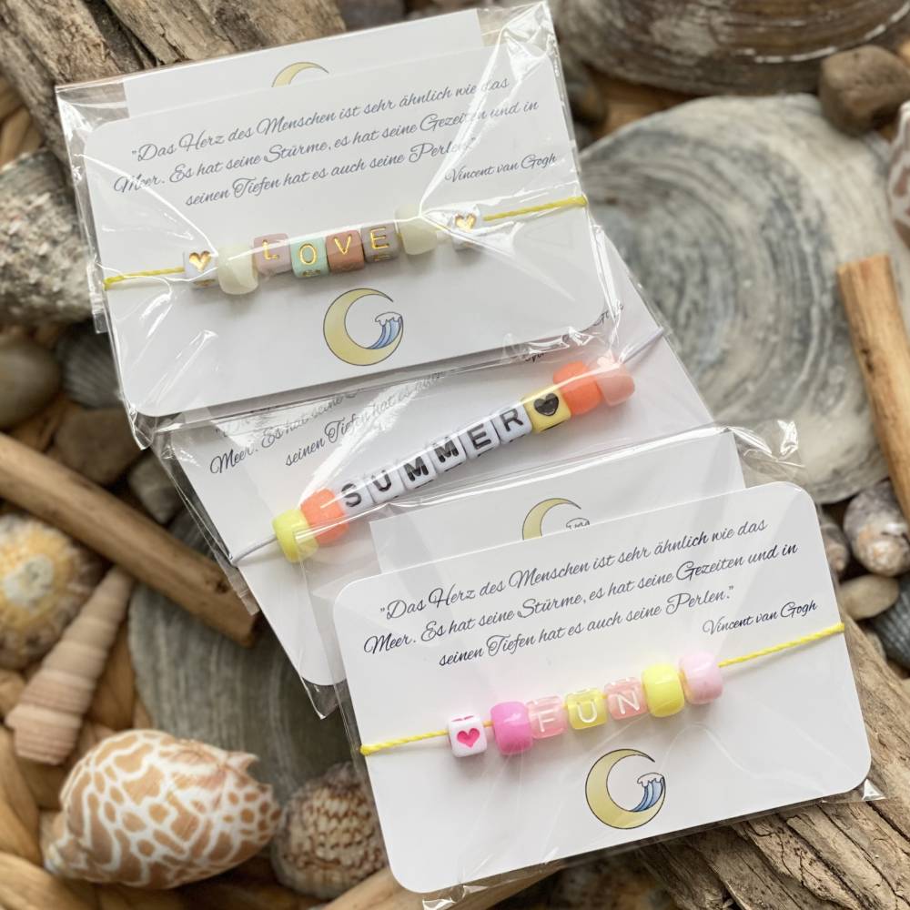 Kitsch Candy Sneaker Schmuck mit bunten Perlen und verschiedenen ...