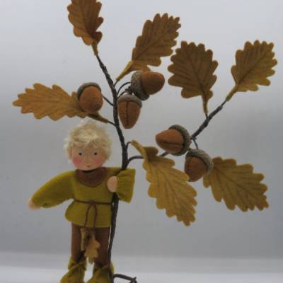 Eicheljunge - Blumenkind - Jahreszeitentisch - Waldorf Art- Art.Nr. HE29