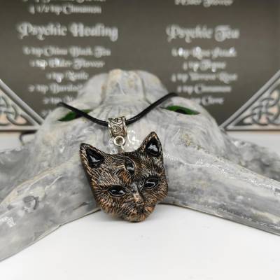 Mystische Katze mit drittem Auge, Halskette mit Anhänger aus Keramik in Wicca-Gothic Stil