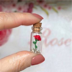 Gehäkelte Mini Rose im Glasflakon - Einzigartiges Geschenk zur Hochzeit, zum Valentinstag oder Geburtstag