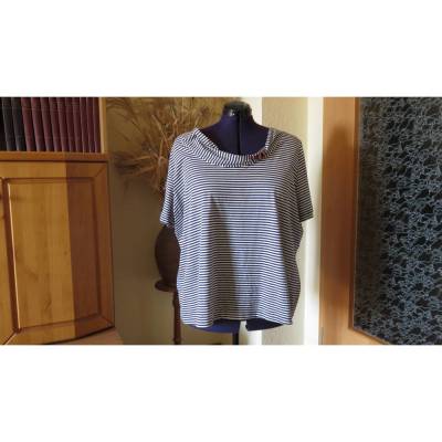 Gestreiftes Damen Shirt im maritimen Style mit Zierknöpfen, Größe 54