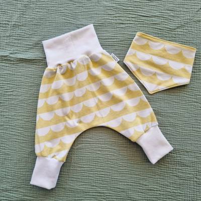 Baby Set in Gr. 68/74, Mitwachshose bzw Pumphose mit Lätzchen, schöne Baby Kleidung oder Kinder Kleidung