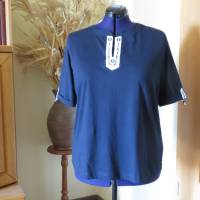 Maritimes blaues Damen T-Shirt "Anker - Leinen los",  mit schönen Details.