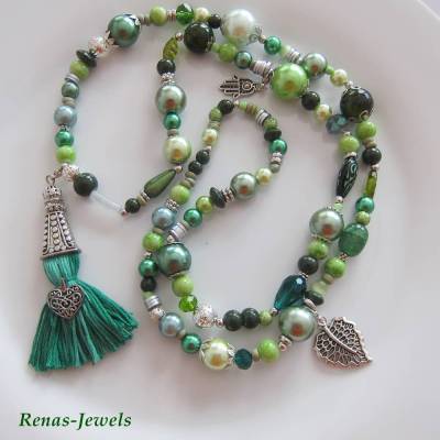 Bettelkette Kette lang grün silberfarben mit Quasten Anhänger Perlenkette Boho Kette Handgefertigt