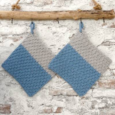Topflappen, 1 Set / 2 Stück, Baumwolle, jeansblau, hellgrau, zweifarbig, Handarbeit, gehäkelt, Thermostich