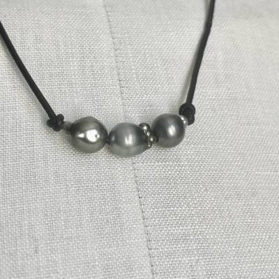 Schwarze Lederkette mit Tahitiperlen & Silber-Knebelverschluss – Exklusives Unikat