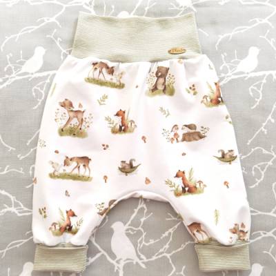 Pumphose Baby aus Baumwolljersey weiß/waldgrün mit den Waldtieren