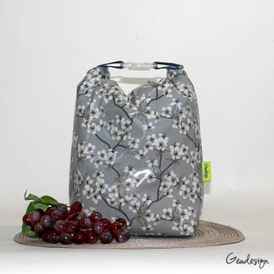 Große Lunchbag  mit Griff aus  "Au Maison"  Wachstuch