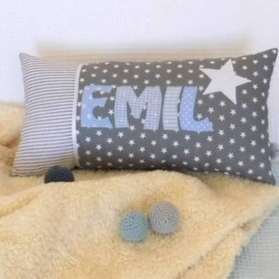 Namenskissen zur Geburt oder Taufe personalisiert – Geschenk für Jungen & Mädchen