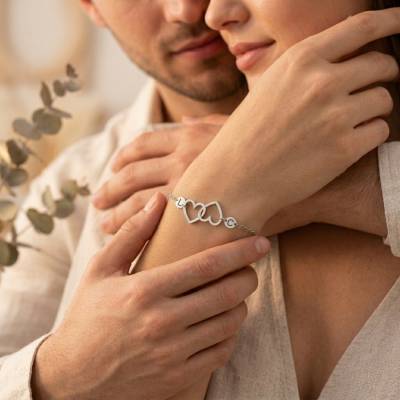Personalisiertes Edelstahlarmband mit Initialen & Herzen – Individueller Schmuck als Geschenk