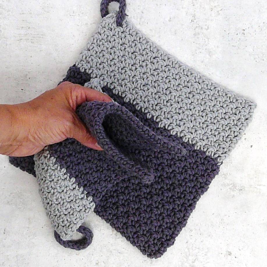 Topflappen, 1 Set / 2 Stück, Baumwolle, dunkelgrau, hellgrau, zweifarbig, Handarbeit, gehäkelt, Thermostich