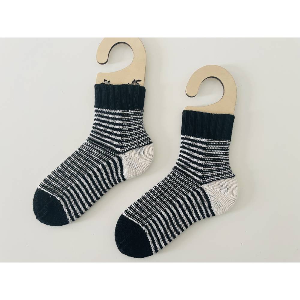 Strickanleitung Socken "socks of that stripe", Größe 32-47, Bumerangferse Bild 1