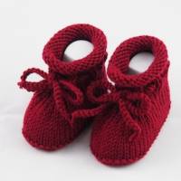 Handgestrickte Dunkelrote Babyschuhe aus 100% Wolle - Größe 0-3 Monate