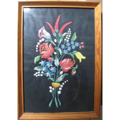 Vintage Kalocsa Stickbild Handarbeit – Unikat aus Ungarn, gerahmt, Blumenmotiv