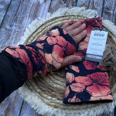 Pulswärmer Handstulpen mit Blumenmuster in rot und orange gefüttert mit Fleece für Damen und Teens