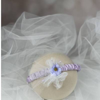 Festlicher Haarreif mit Blüte und Tüll. Lila Haarreifen für Mädchen, Damen. Haarschmuck für besondere Anlässe.