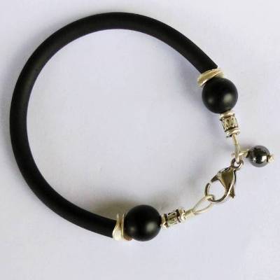 Modisches Armband aus schwarzem Kautschuk und edlen Steinen Unikat handgefertigt und tolle Geschenkidee
