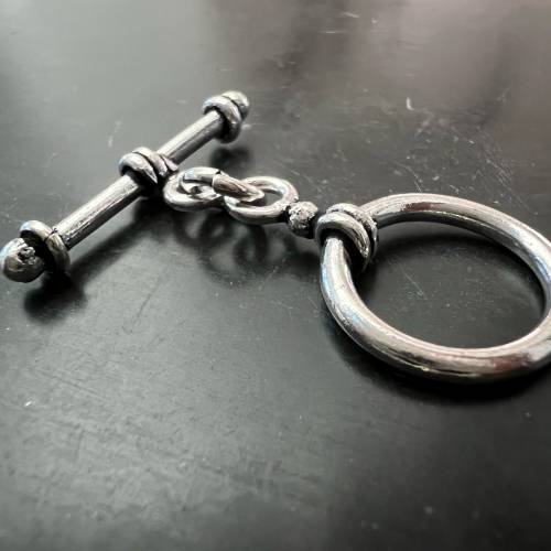 2 x versilberter Kupfer Ring-Stab-Verschluss, geschwärzt - E5
