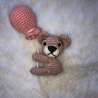 Gehäkelter Teddy mit Ballon in den Farben Ihrer Wahl