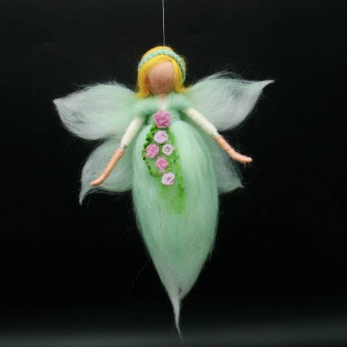 mintgrüne Röschenfee Filz Püppchen Filzpuppe Waldorf inspiriert Filzfee, Blumenfee, Frühlingsfee, Filzpuppe, Künstlerpup