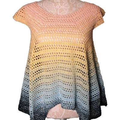 Handgehäkelter Mesh Shirt Farbverlauf Hellrosa Gelb Blau 36/38 – Sommer Layering