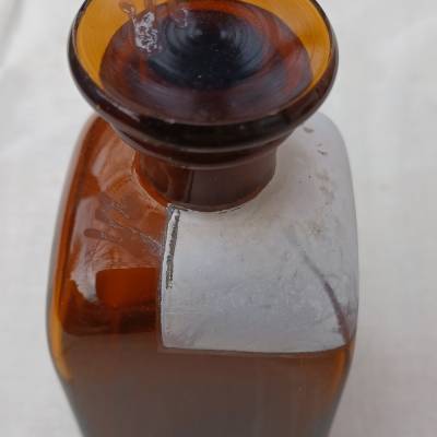 Apothekenfläschchen  -  