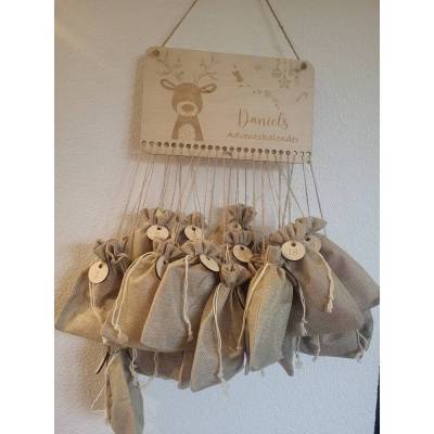 Adventskalender personalisiert mit Name klein,Rehntier, Weihnachten, Adventskalender aus Holz/Laser, Advent,Jutesäckchen